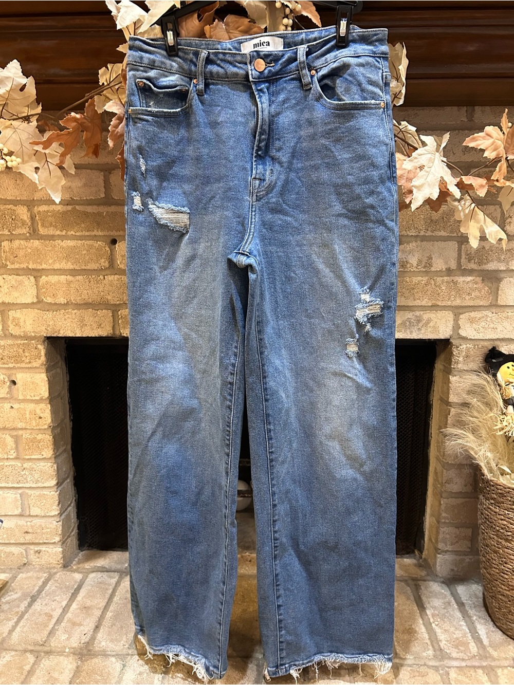 Mica Women’s Straight-Leg Jeans in Medium Blue EUC